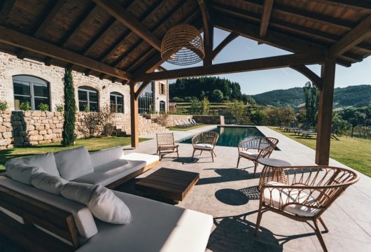 les-fermes-ardechoises-explorhome-exterieur-530x360